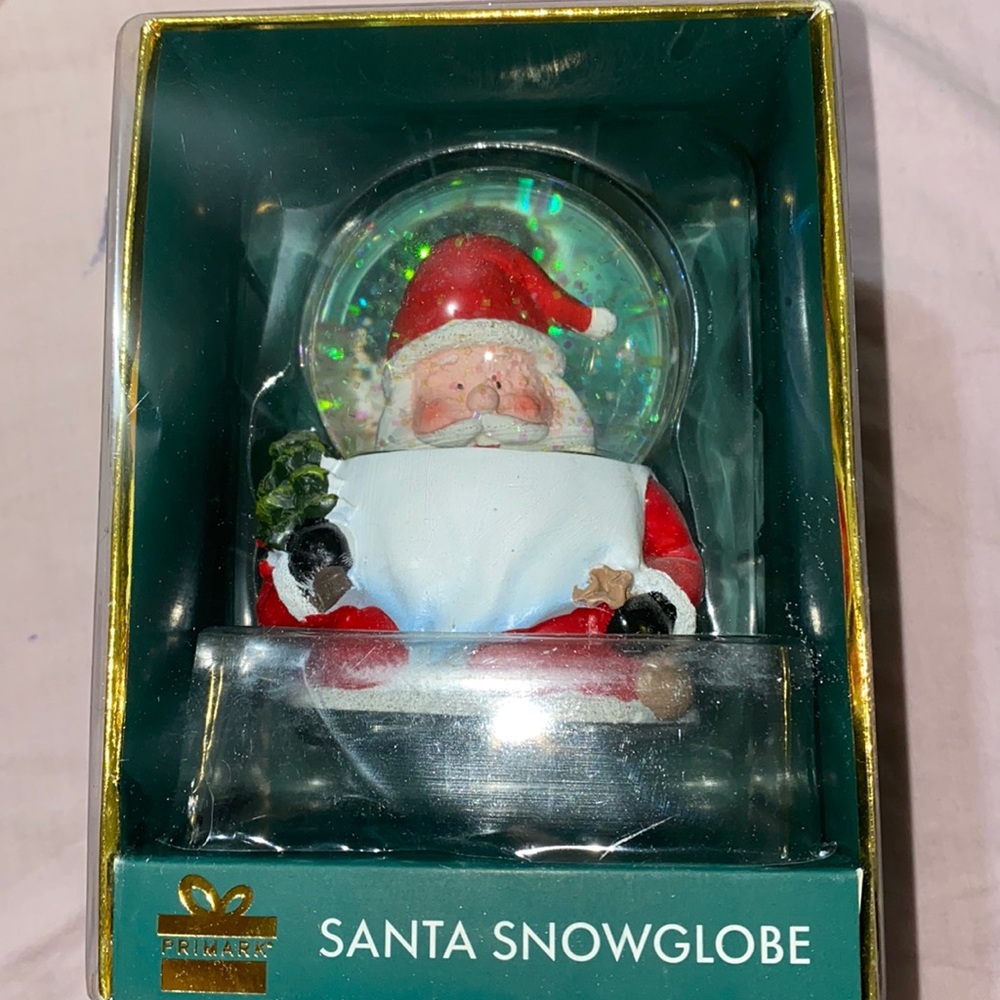 Santa snowglobe